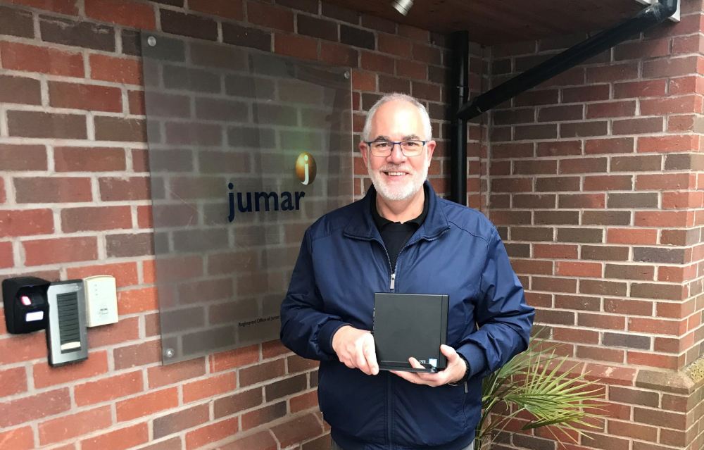Jumar donates computers